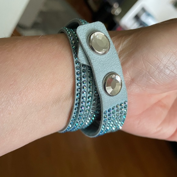 NEW Wrap-star Bracelet.Light Saphire Shimmer crystal. powder blue Alcantara band - Picture 4 of 5